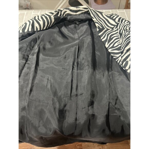 INC Zebra Print Overcoat Button Front Size Medium Side Pockets Belted - Picture 10 of 12
